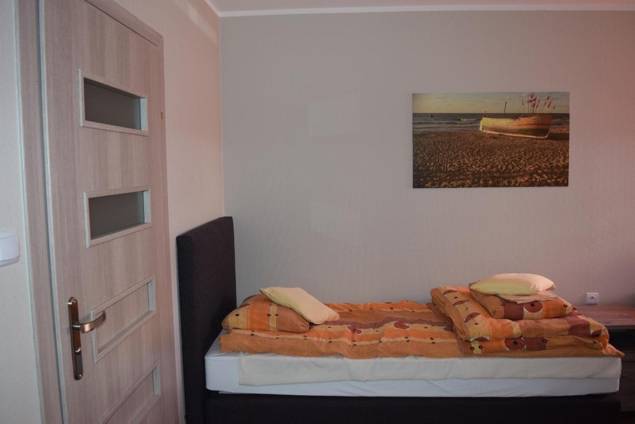 Bed and Breakfast Kalmar à Darłówko Extérieur photo